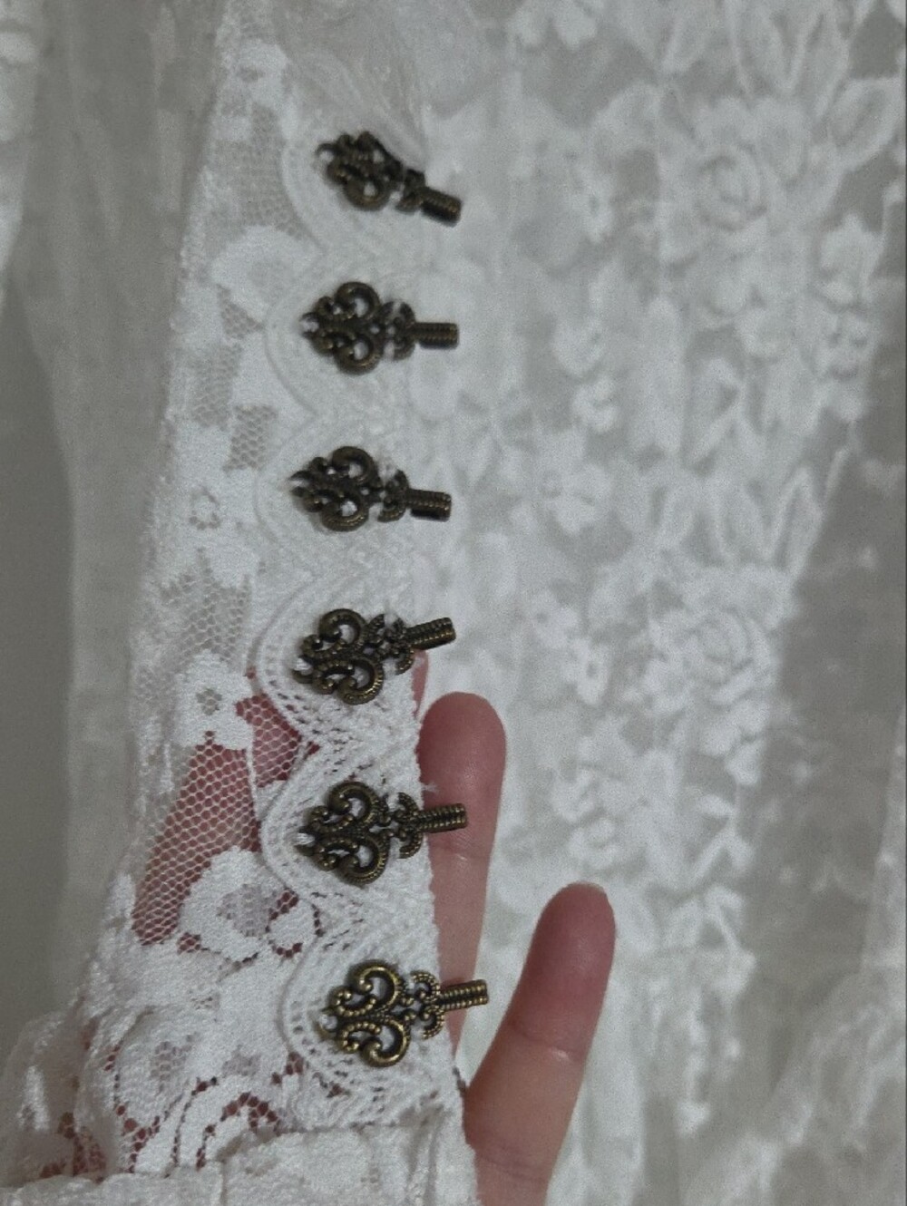 White Lace Ruffle Duster Size - Picture 3 of 6